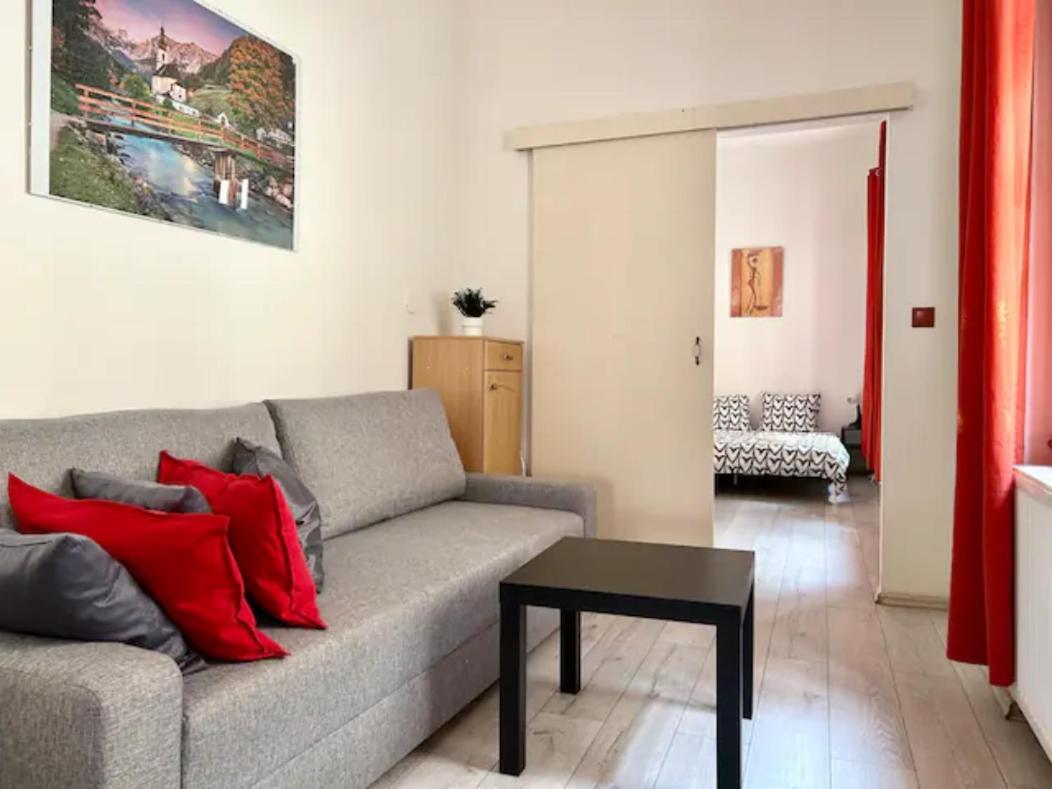 Party House - Ve Smeckach 18, Center!! Apartmán