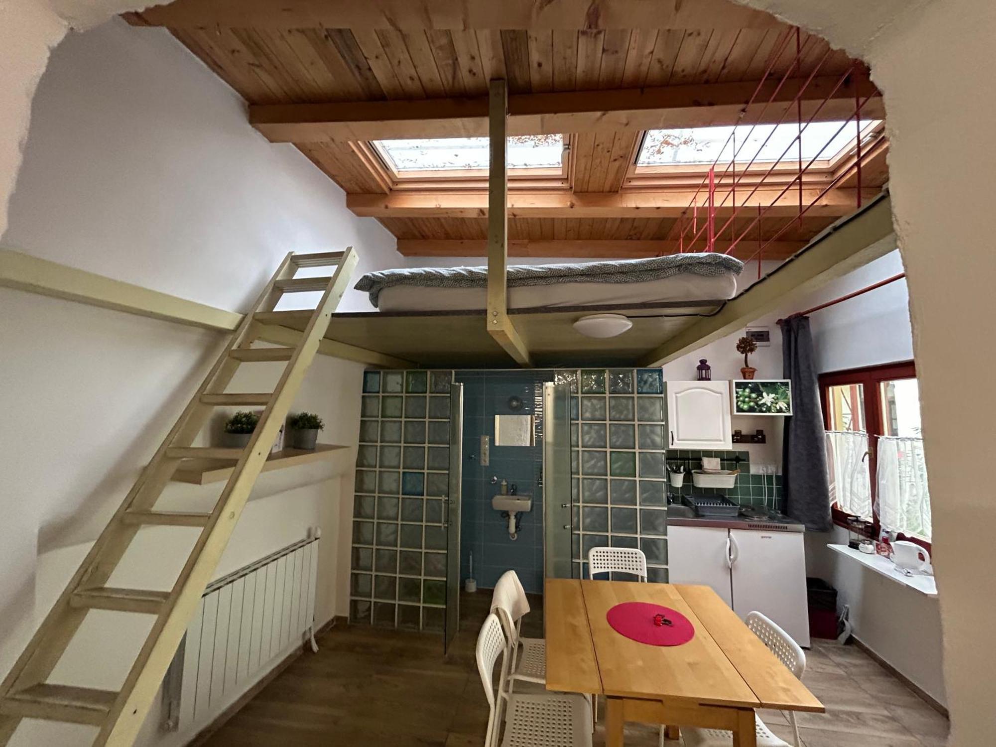 Party House - Ve Smeckach 18, Center!! Apartmán *