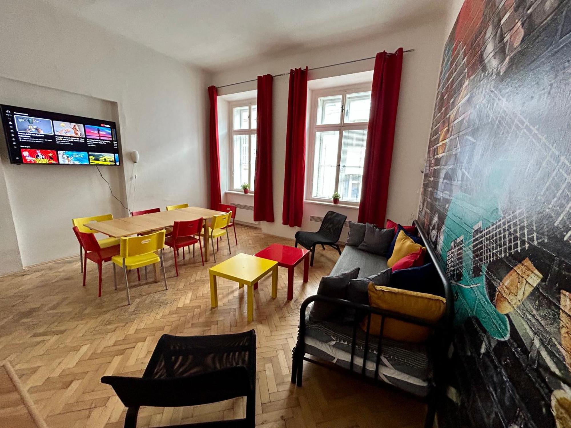 Party House - Ve Smeckach 18, Center!! Apartmán