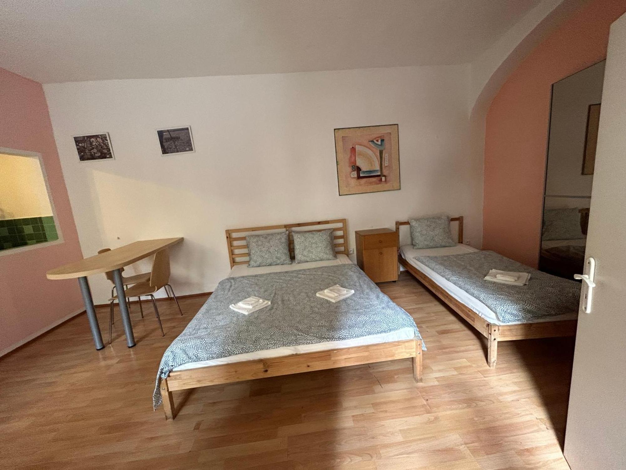 Party House - Ve Smeckach 18, Center!! Apartmán